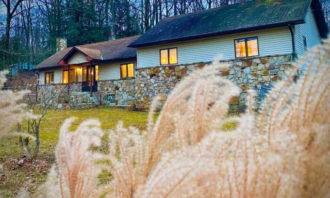 Mill Run House | Appalachian Mountain Inn~2 miles to Ohiopyle
