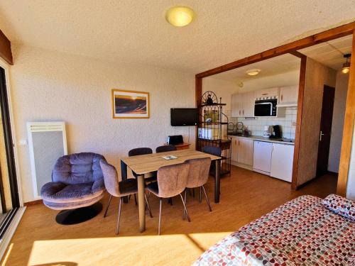 Saint-Michel-de-Chaillol Apartment | Appart 6 pers, balcon sud, coeur station, animaux admis, parking, WiFi, lave-vaisselle - FR-1-393-87