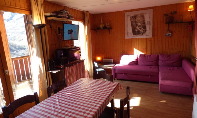 Saint-Jean-d'Arves Apartment | Appart 7 pers au ski, 3*, Saint Jean d'Arves - Les Sybelles - Swimming pool