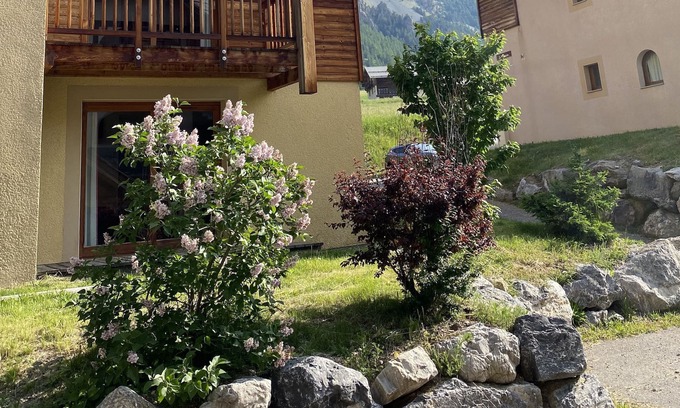 Arvieux Apartment | Appart cosy & rénové: Izoard/pied pistes/départs rando/animal bienvenu