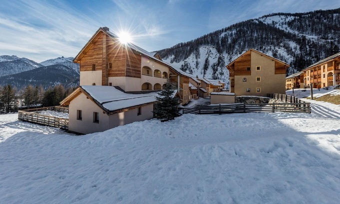 Arvieux Condo | Appart dans le coeur du Queyras | Casiers à skis