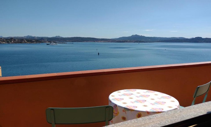 La Maddalena Apartment | Appartamentino panoramico.con finestra sul mare!