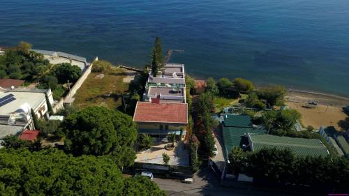 Casteldaccia Apartment | Appartamento 23 Pax in Villa Francesca by Ville in Palermo