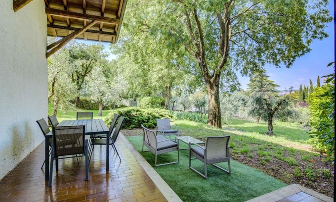 Manerba del Garda Apartment | Appartamento Rupestre