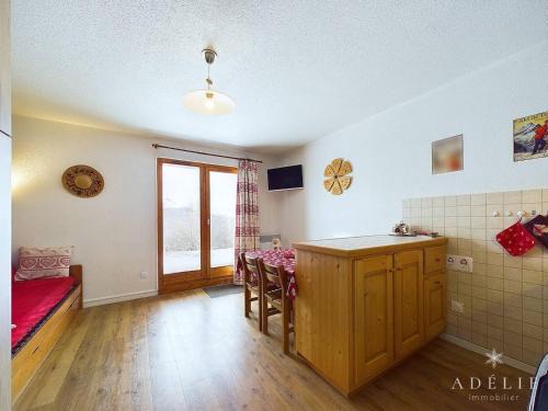La Rosiere Apartment | Appartement 2 Pièces Cabine, Centre Station, Proche Remontées, Terrasse Sud, 6 Pers, 2* - FR-1-398-564