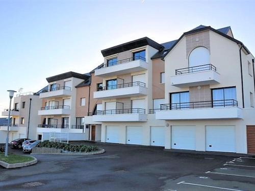 Tregastel Apartment | Appartement 3* avec ascenseur, balcon et parking privé à Trégastel - FR-1-368-11