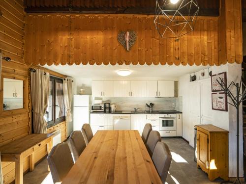 Chatel Apartment | Appartement 3 pièces, 7 pers, centre village, 50 m remontées, balcon, parking, Wi-Fi - FR-1-676-68