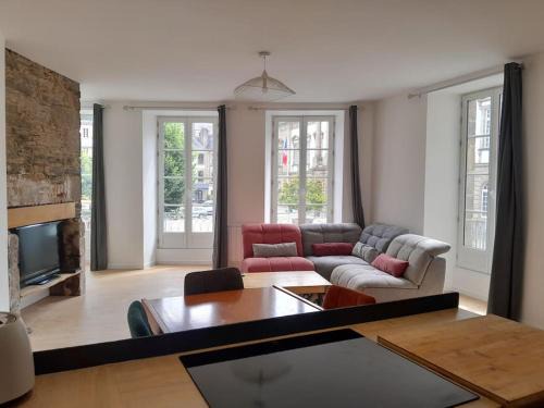 Morlaix Apartment | Appartement 75m2 plein centre face a la mairie