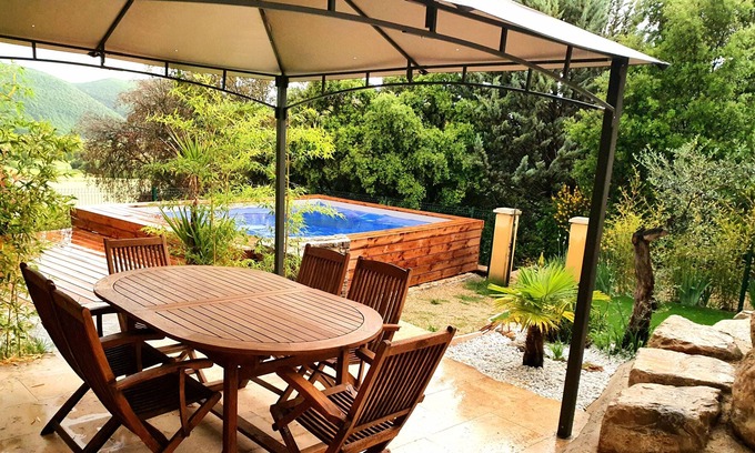 Saint-Julien Apartment | Appartement bas de Villa Standing Piscine Verdon