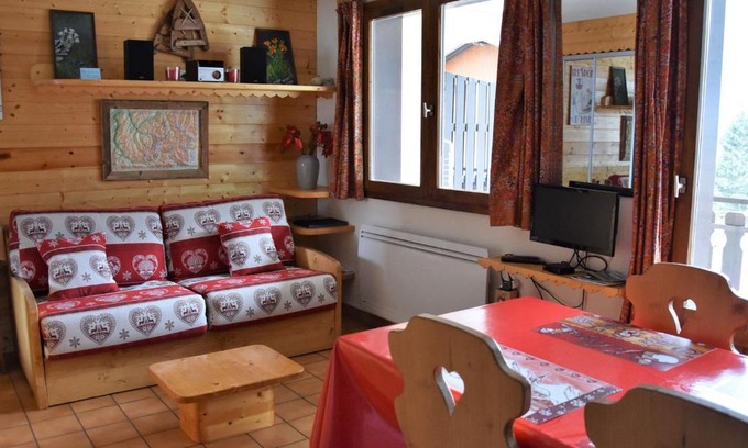 Pralognan-la-Vanoise Apartment | Appartement cosy et lumineux - 4 pers, balcon sud, départ skis aux pieds, proche centre et pistes - FR-1-464-93