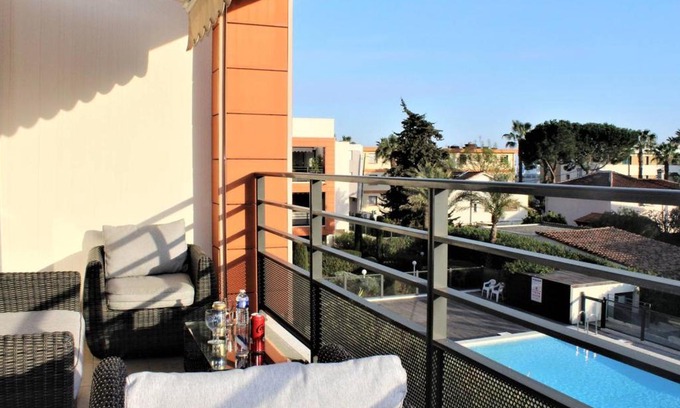 Villeneuve Loubet Beach Apartment | Appartement Climatisé 3P, Piscine, Terrasse Sud, Parking Privé, Proche Plage et Gare - FR-1-252A-70