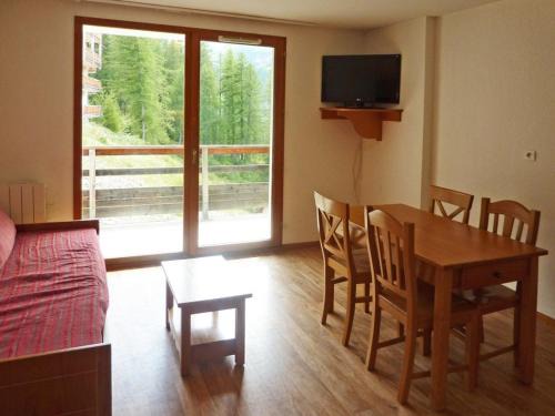 Les Orres Apartment | Appartement Cosy 4 Pers, Piscine, Jacuzzi, Balcon Sud-Ouest, 50m des Pistes – Les Orres - FR-1-322-380