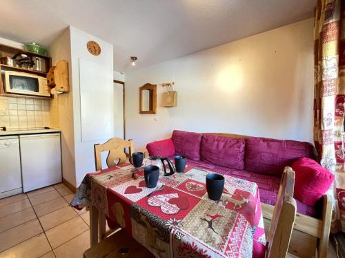 Flumet Apartment | Appartement cosy au pied des pistes avec balcon - FR-1-505-220