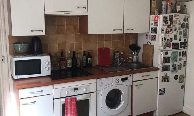 Porte de Clichy Apartment | Appartement Cosy Proche de Montmartre, Idéal Pour un Couple!