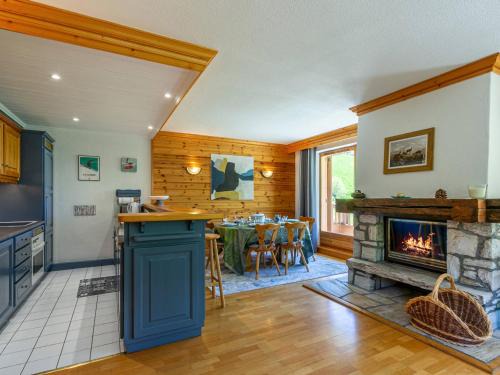 Val-d'Isere Apartment | Appartement de standing 75m² avec Wifi, cheminée, balcon et garage - Val d’Isère (Le Praz) - FR-1-694-359