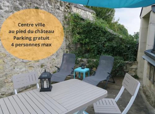 Chinon Apartment | Appartement des hirondelles , au pied du château
