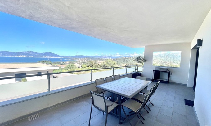 Pietrosella Apartment | Appartement en Corse Avec vue sur la mer & sur les Îles Sanguinaires