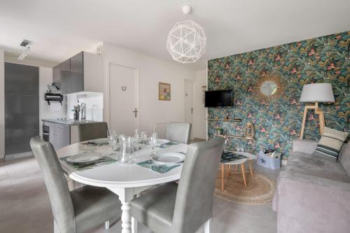 Saint-Brevin-les-Pins Apartment | Appartement dans résidence calme à 100m de la plage