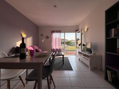 Aytre Apartment | Appartement Lilas - Résidence Kiwi