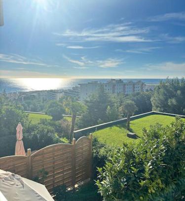 Fabron Apartment | Appartement lumineux Vue Mer, Piscine et tennis