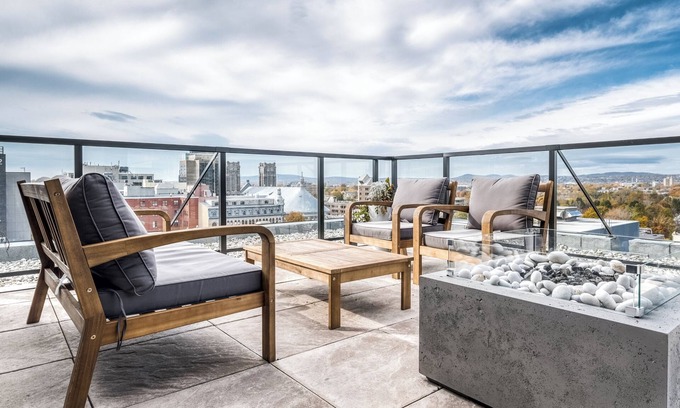 Saint-Roch Apartment | Appartement Luxe | Incredible Sunset View - Pool - Parking - Near Old Québec