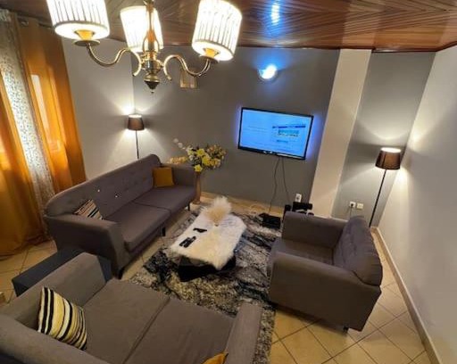 Douala Apartment | Appartement Meublé au Centre de Bonamoussadi et a 1 min du Restaurant Tchop et Yamo