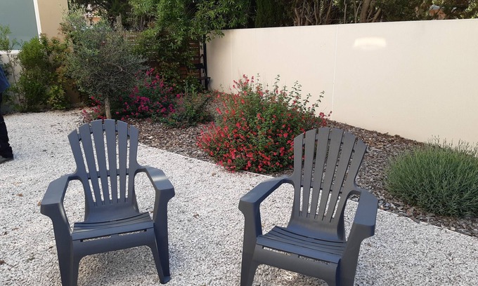 Vias Apartment | Appartement Neuf, 4 Personnes à Quelques Minutes de la Plage, 700 m du Centre