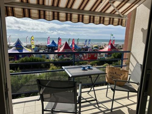 Notre-Dame-de-Monts Apartment | Appartement rénové 4 pers - Face mer - PARKING - Animaux admis - FR-1-540-294