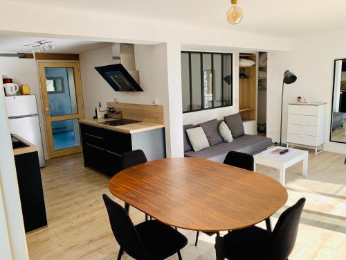 Parame Apartment | Appartement rez de jardin bord de mer (Sweet Home)