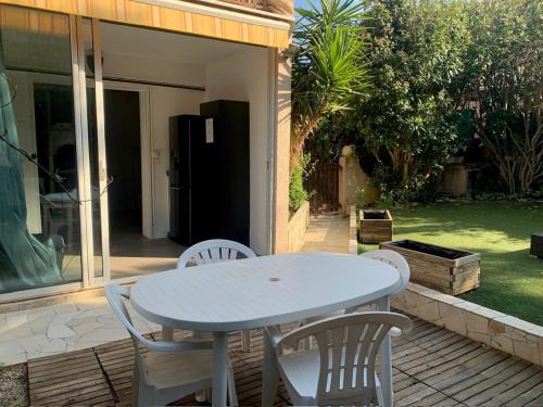 Sanary-sur-Mer Apartment | Appartement T1 avec jardin