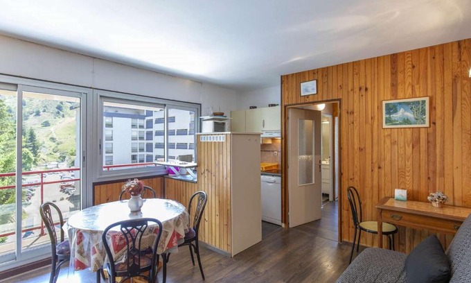 Eaux-Bonnes Apartment | Appartement T2 lumineux, proche pistes, 6 pers, résidence avec ascenseur - FR-1-400-75