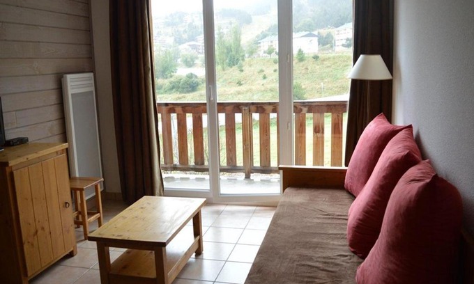 Les Angles Apartment | Appartement T3 au pied des pistes avec balcon et parking couvert - 2 chambres, 6 couchages - FR-1-593-56