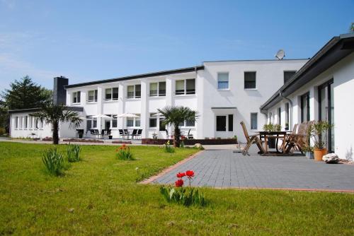 Neu Mukran Apartment | Appartementanlage-Ferienwohnungen Weiße Möwe