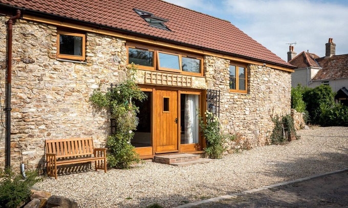 Trull House | Apple Tree Barn - a barn that sleeps 7 guests in 3 bedrooms