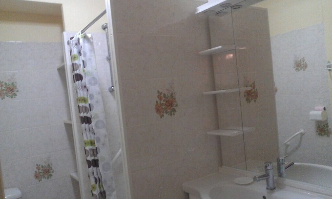 Lamalou-les-Bains Apartment | appt 2 ch 4-6 pers. on the ground floor - 10 min walk from the thermal baths