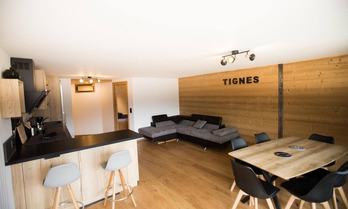 Tignes le Lac Apartment | APPT, CENTER STATION, TIGNES LAKE, at the foot of the slopes 6 pers