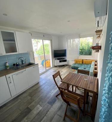 Frejus Port Apartment | Appt Fréjus 4 personnes plage à 100m