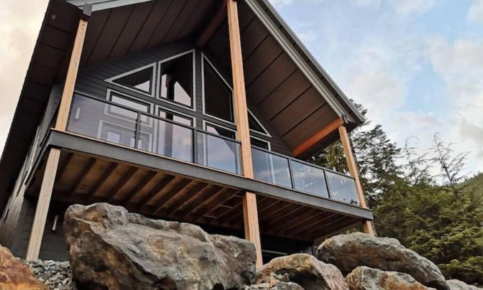 Hemlock Valley Cabin | Après-Ski Lodgen