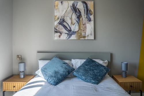 The Docks Apartment | Apt 21 - Modern 2-Bedroom Gem