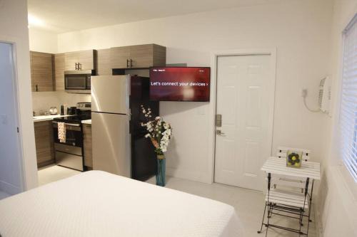 Seybold Apartment | Apt 6 Miami Designer Studio in the Upper East-Side