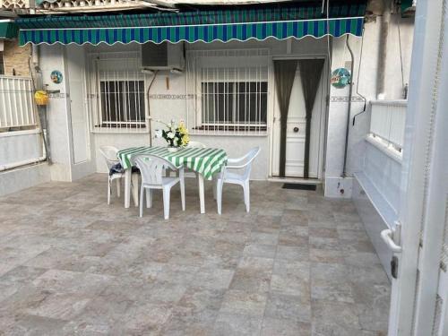 Santa Pola Apartment | Apto con terraza y 2 dormitorios. 600 Megas wifi.
