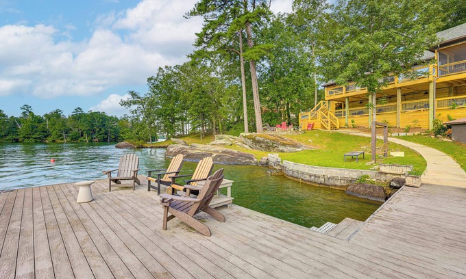 Little Kowaliga House | 'Arcade Cove' - Renovated Lake Martin Home w/Dock