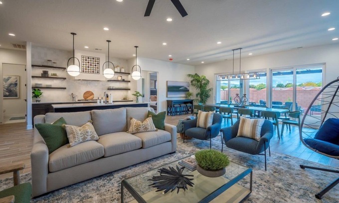 Santa Clara House | Arcadia 62/63 | Sleeps 52! Private Hot Tubs * GAMES * Fire Pits * Arcades