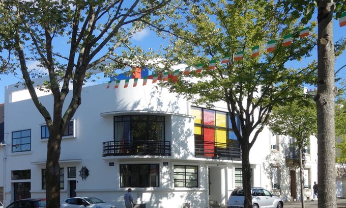 Lorient Villa | Architect 's house with character, sea, city center, interceltic festival