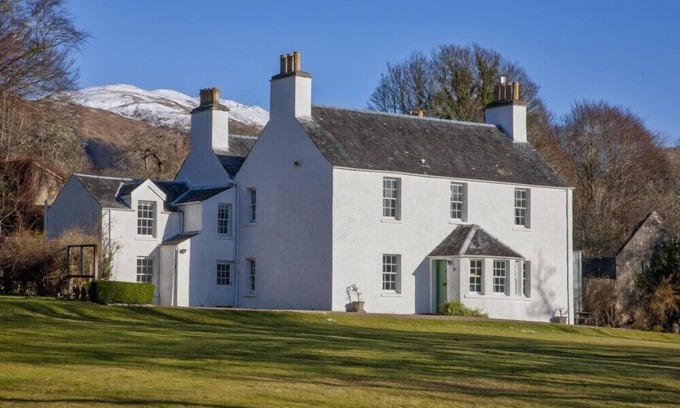 Oban Cottage | ARDCHATTAN MANSE, pet friendly, character holiday cottage in Oban