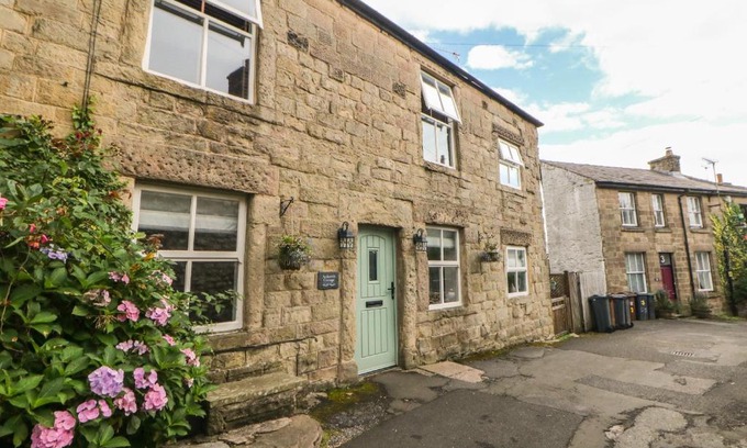Buxton House | Ardeevin Cottage