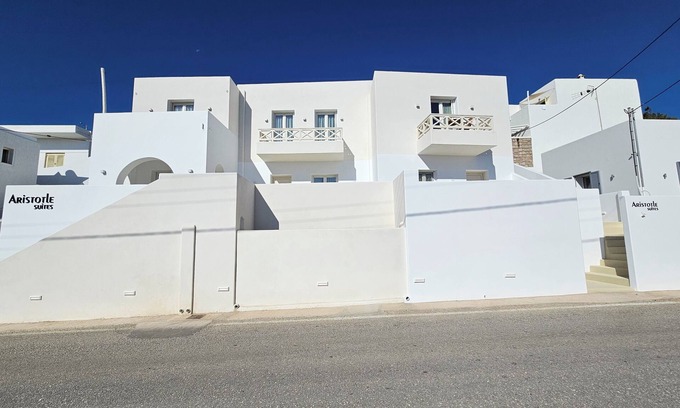Adamas Apartment | Aristotle Suites