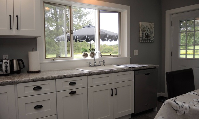 Laurens House | Ark Place - Recent renovation, only 10 minutes to All Star Village