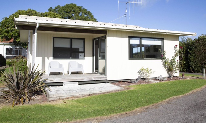 Te Puke Cottage | Armadale Cottage - Private Cottage in Te Puke - 5 mins from town.