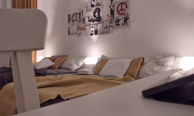 Nibelungen-Viertel Apartment | Art Nouveau Apartment Vienna